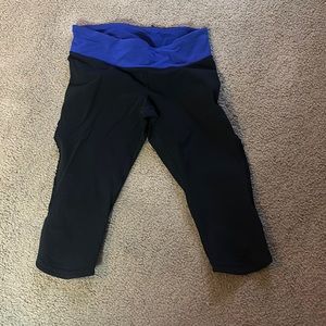 Lulu running. Lower thick waist. Reflective side and ruffle